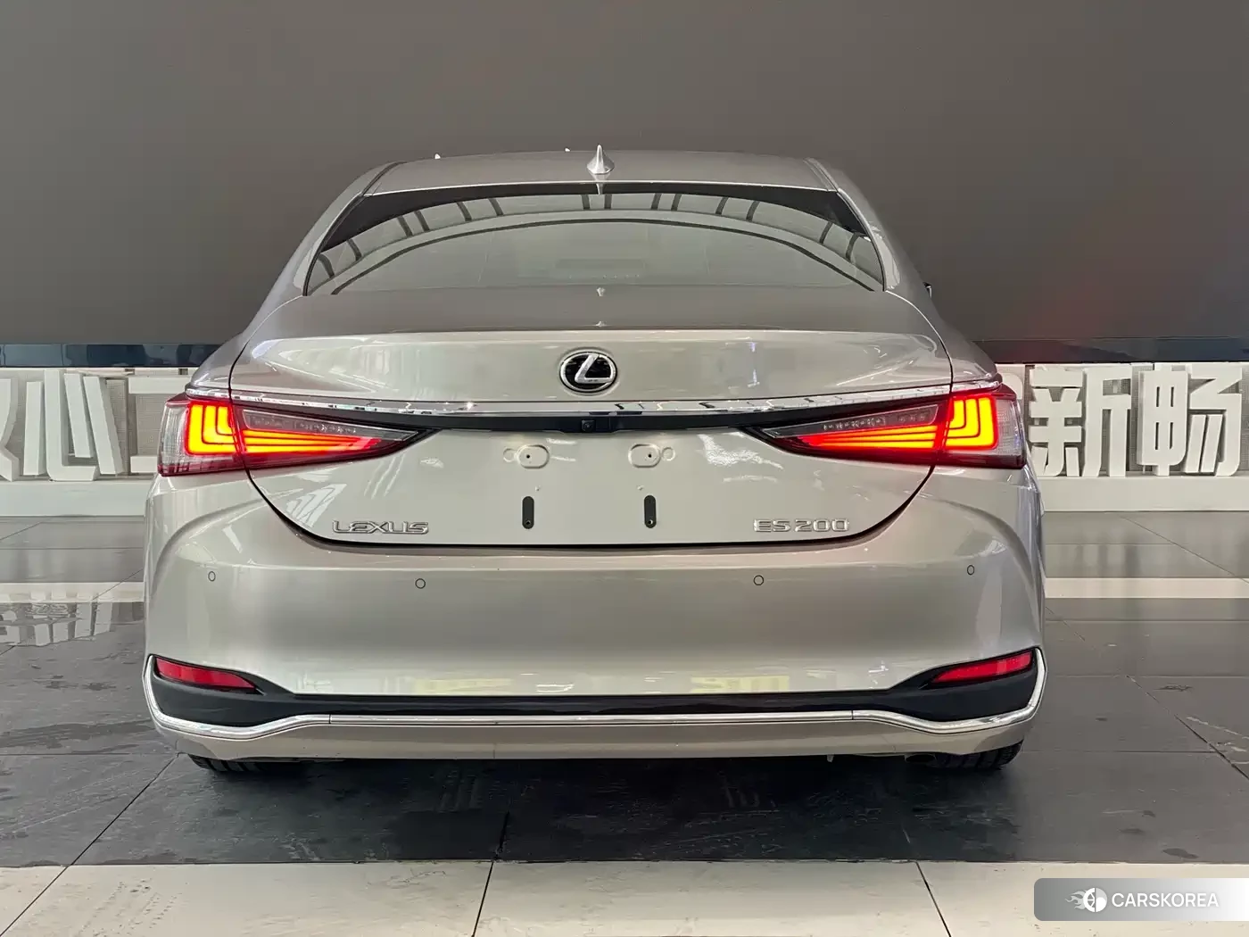 Lexus ES id 4576677 из Китая 20