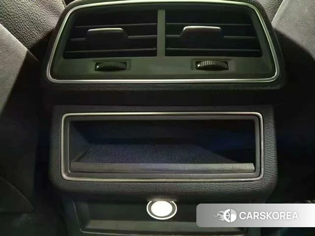 Audi A6L id 4297928 из Китая 17