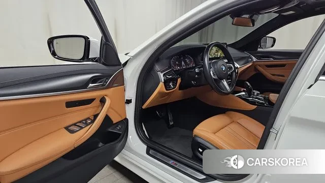 BMW 5 Series (G30) id 3360549 из Кореи 20