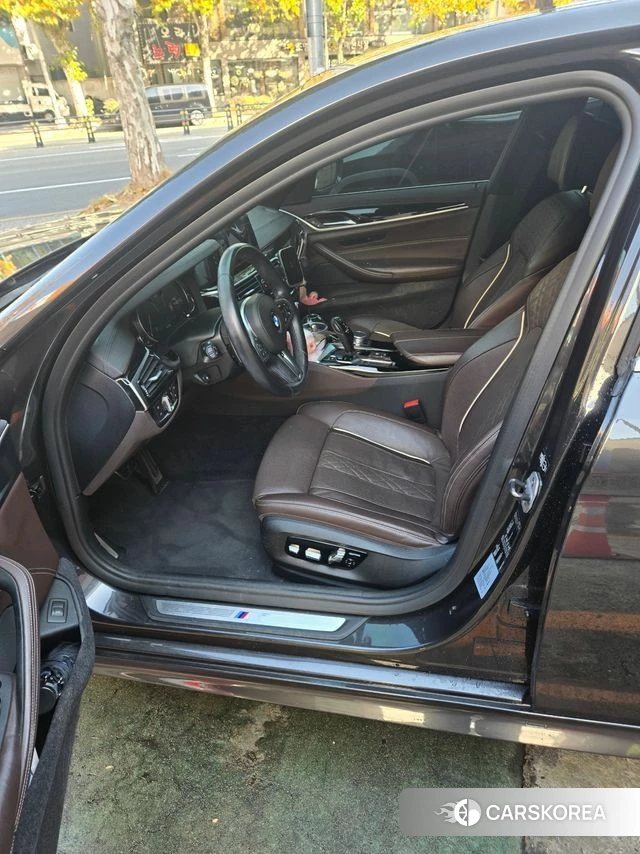 BMW 5 Series (G30) id 3894122 из Кореи 10