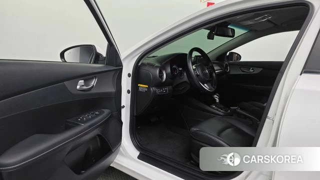 Kia Come New K3 id 4930686 из Кореи 32