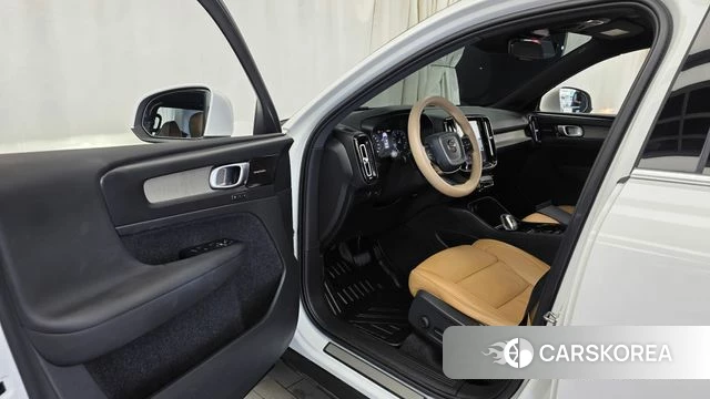 Volvo XC40 id 4519838 из Кореи 33