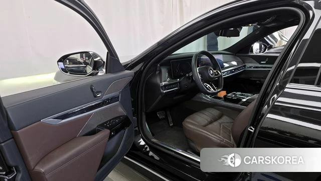 BMW 7 Series (G70) id 3934401 из Кореи 20