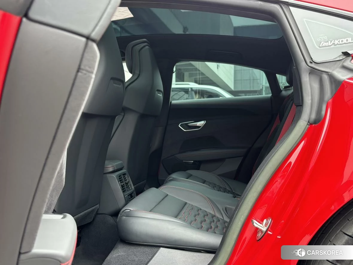 Audi e-tron GT id 4455727 из Китая 19