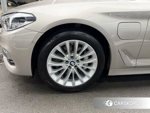 BMW 5 series PHEV id 4213373 из Китая 36