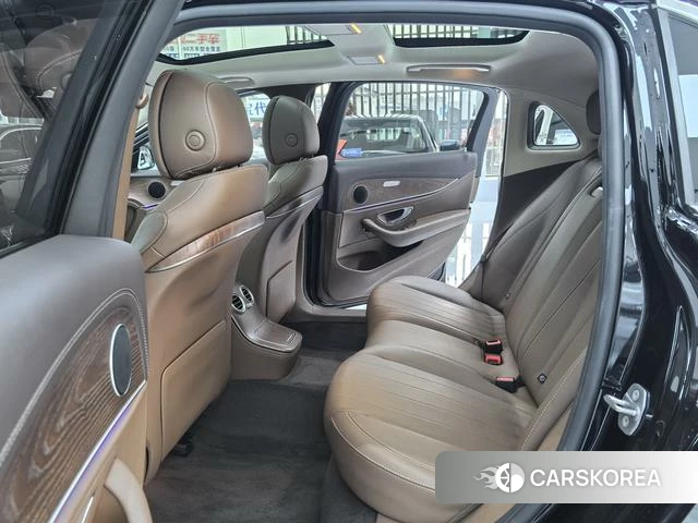 Mercedes-Benz E-class id 4297385 из Китая 15