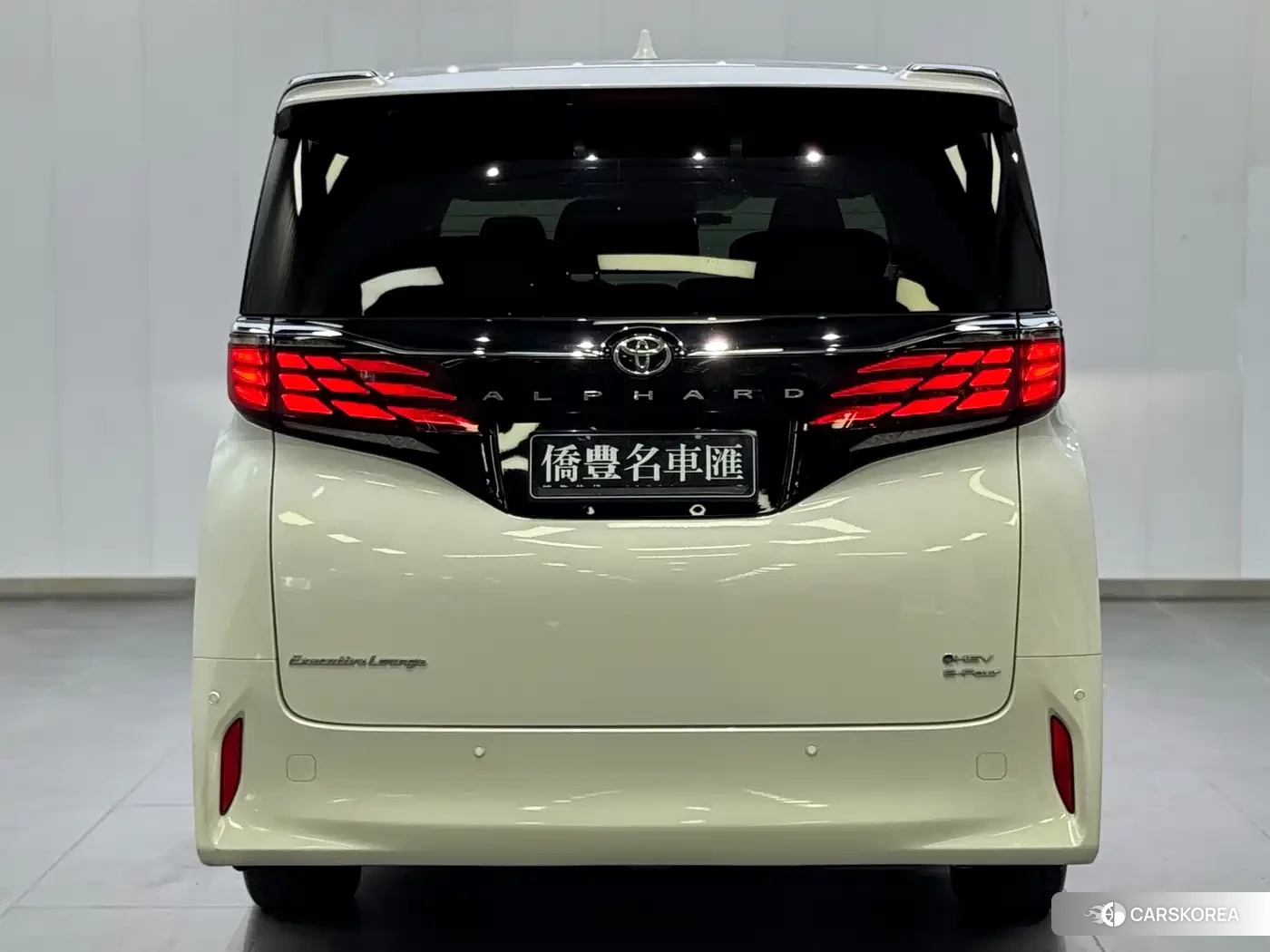 Toyota Elfa id 4644661 из Китая 17