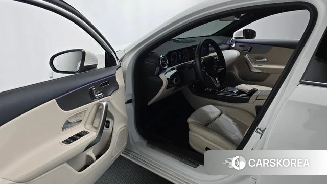Mercedes-Benz A-Class W177 id 4529279 из Кореи 34