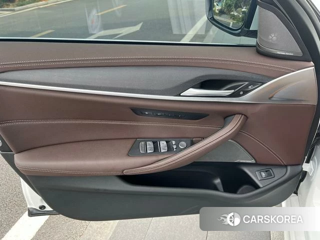 BMW 5 series id 4313841 из Китая 35