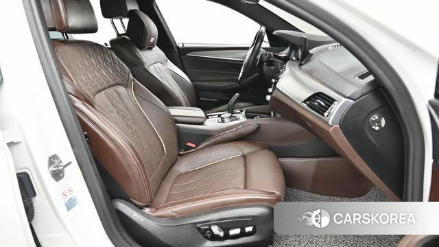 BMW 5 Series (G30) id 4689114 из Кореи 20