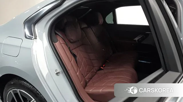 BMW 7 Series (G70) id 3267695 из Кореи 20