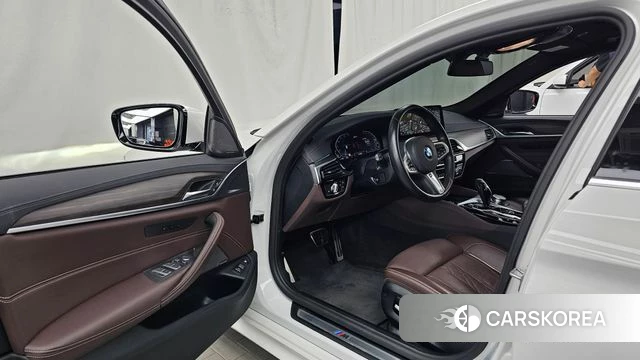 BMW 5 Series (G30) id 4489997 из Кореи 31