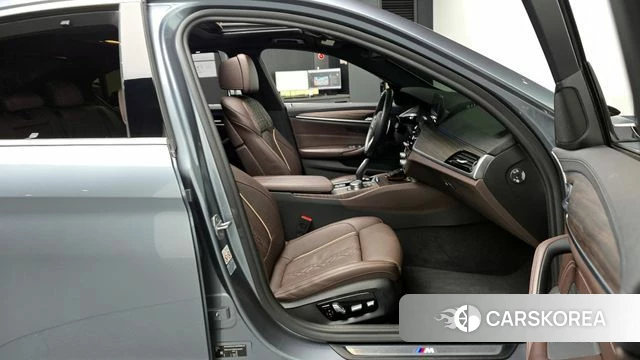 BMW 5 Series (G30) id 4397377 из Кореи 35