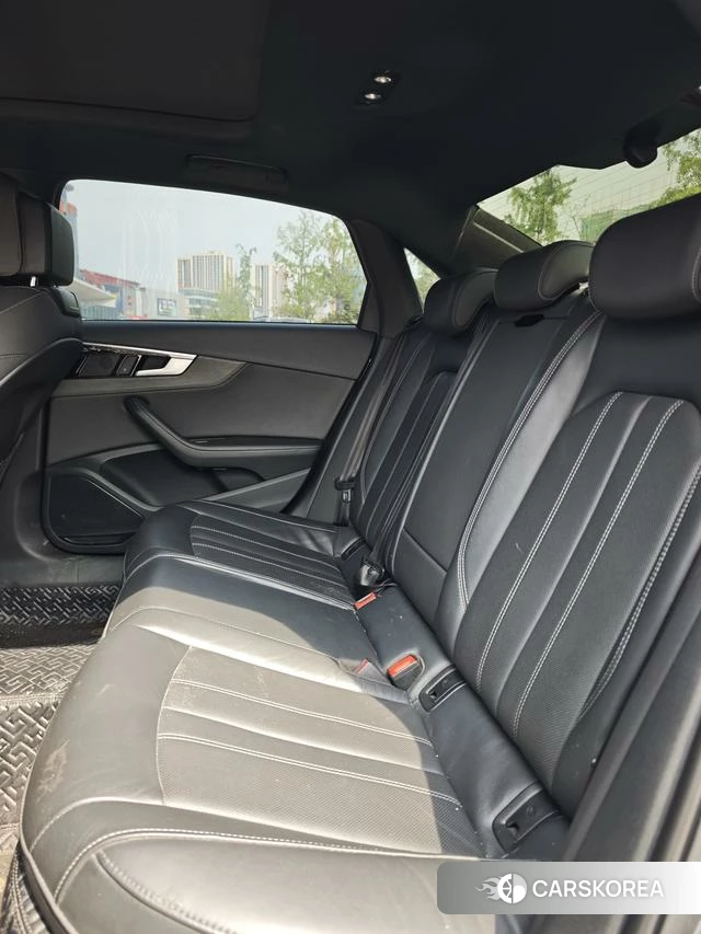 Audi A4L id 4306900 из Китая 11
