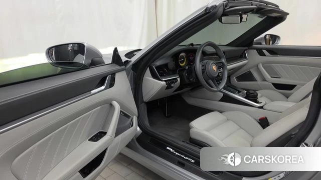 Porsche 911(992) id 4686685 из Кореи 32