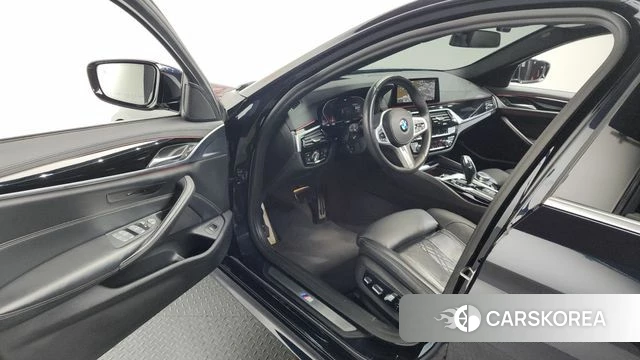 BMW 5 Series (G30) id 3879282 из Кореи 20