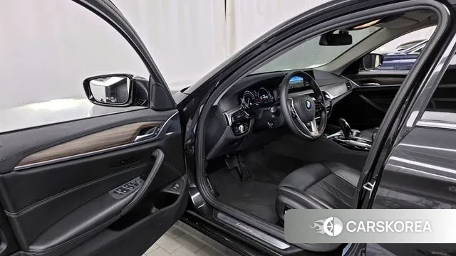 BMW 5 Series (G30) id 3413262 из Кореи 20