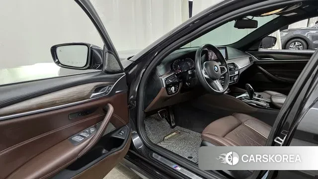 BMW 5 Series (G30) id 3635985 из Кореи 20