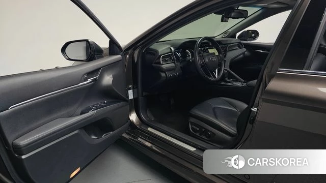Toyota Camry (XV70) id 4370896 из Кореи 32
