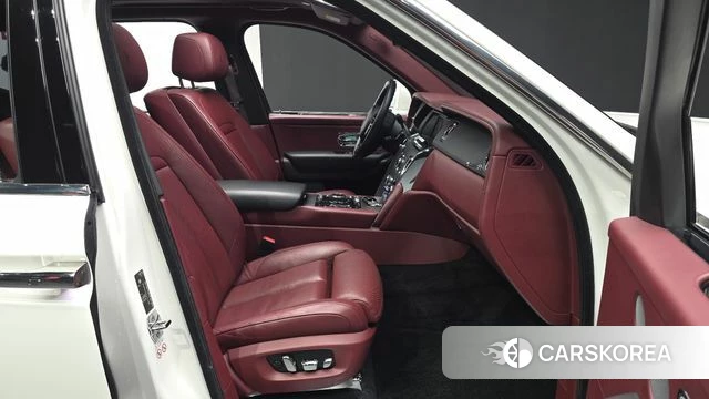 Rolls-Royce Cullinan id 4350983 из Кореи 36