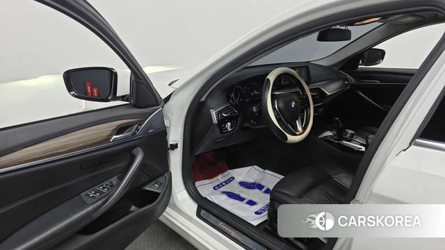 BMW 5 Series (G30) id 3966321 из Кореи 20