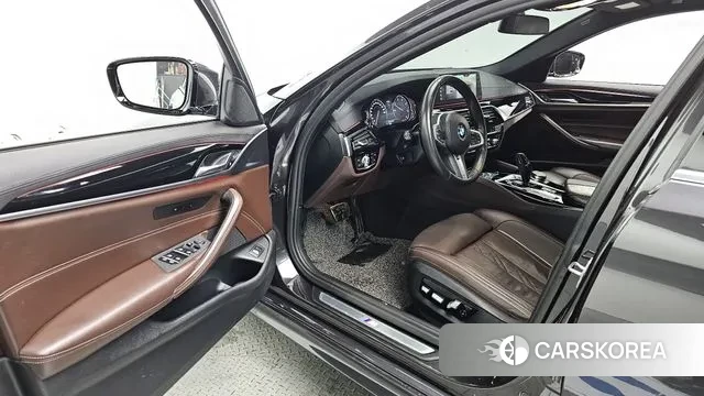 BMW 5 Series (G30) id 3687592 из Кореи 20