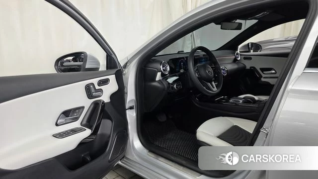 Mercedes-Benz A-Class W177 id 4525422 из Кореи 31