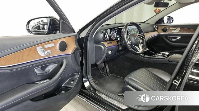 Mercedes-Benz E-Class W213 id 4250977 из Кореи 34