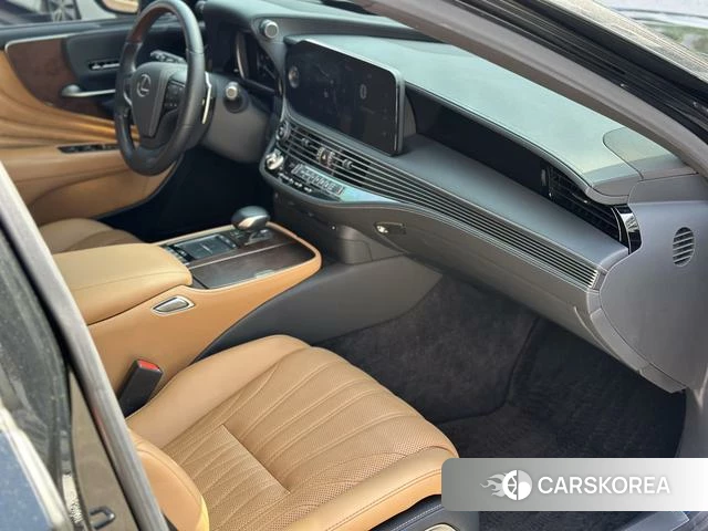 Lexus LS id 4307440 из Китая 11