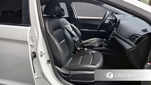 Hyundai Avante AD id 3773047 из Кореи 20