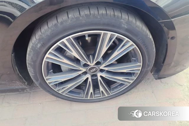 Audi A6L id 4258483 из Китая 17