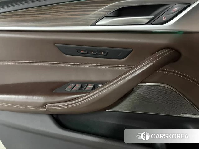 BMW 5 Series (G30) id 4396883 из Кореи 14