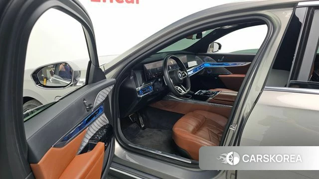 BMW 7 Series (G70) id 3838423 из Кореи 20