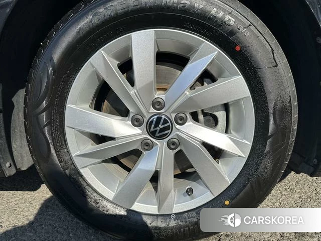 Volkswagen Passat id 4290951 из Китая 23