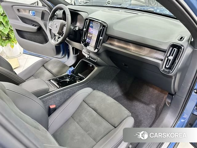 Volvo XC40 EV id 3908744 из Китая 17