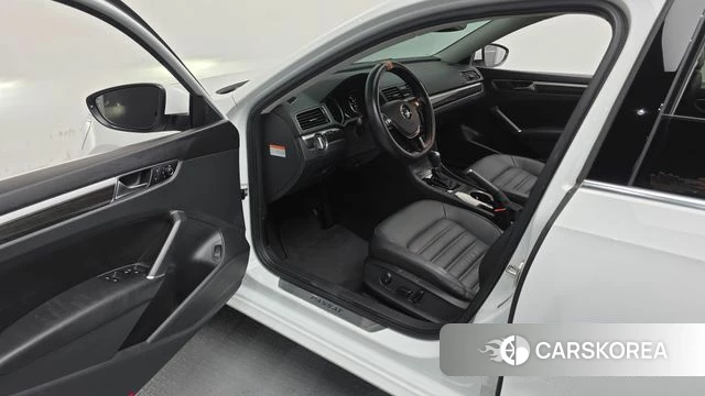 Volkswagen The New Passat id 4849966 из Кореи 33