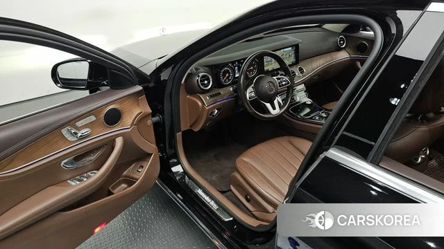Mercedes-Benz E-Class W213 id 4637892 из Кореи 31