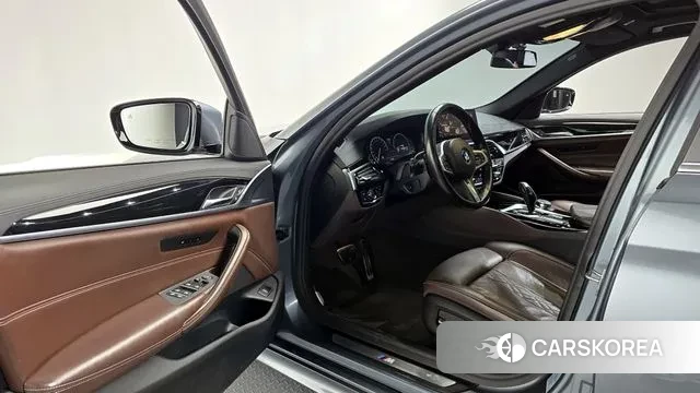 BMW 5 Series (G30) id 3557575 из Кореи 20