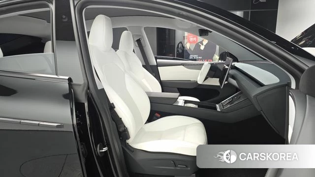 Tesla Model Y id 4400184 из Кореи 31