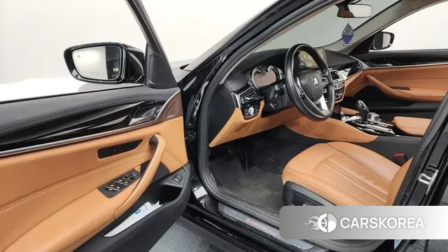 BMW 5 Series (G30) id 3403284 из Кореи 20