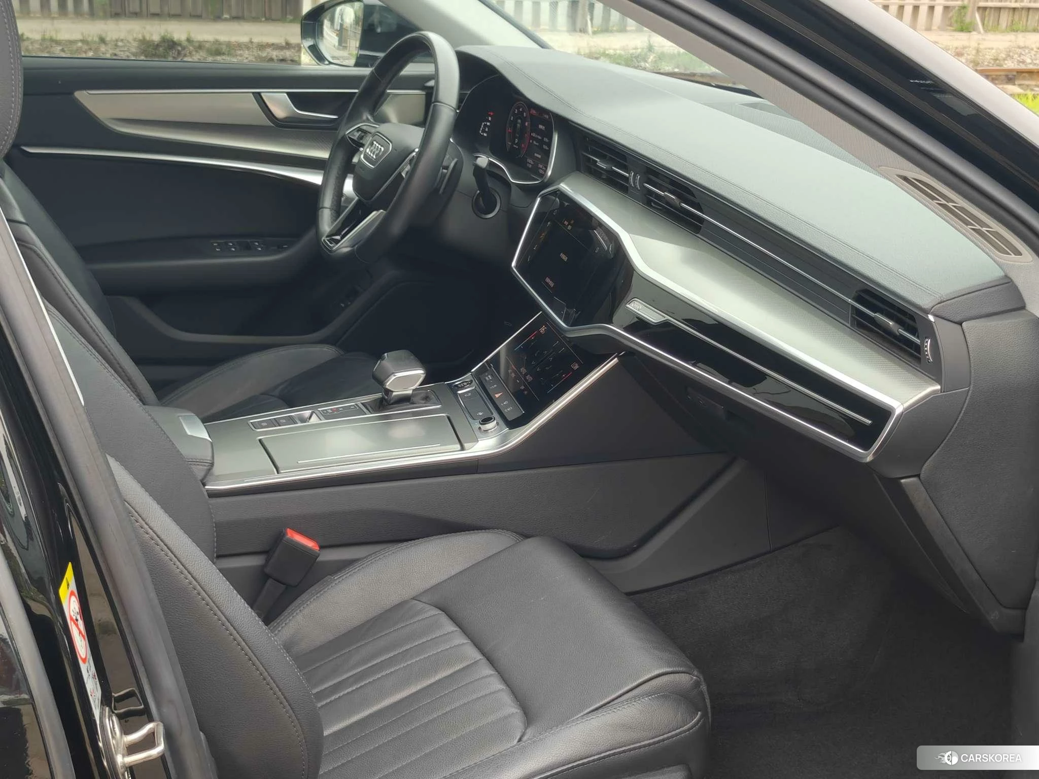 Audi A6L id 4461423 из Китая 30