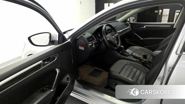 Volkswagen The New Passat id 4318142 из Кореи 32