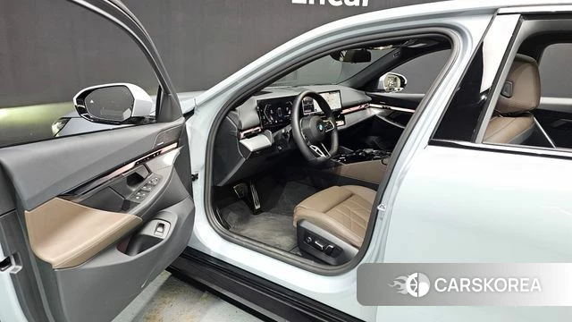 BMW 5 Series (G60) id 3952530 из Кореи 20