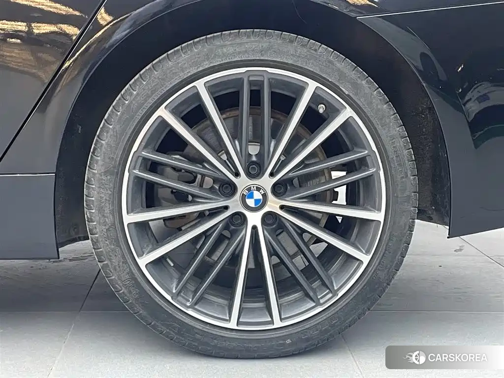 BMW 5 series id 4679893 из Китая 18