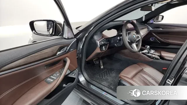 BMW 5 Series (G30) id 3681527 из Кореи 20