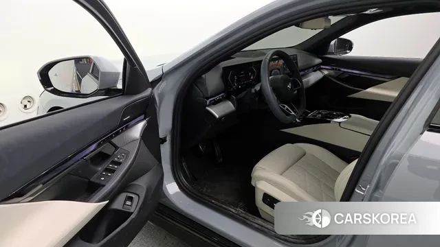 BMW 5 Series (G60) id 3466932 из Кореи 20