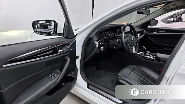 BMW 5 Series (G30) id 3439608 из Кореи 20