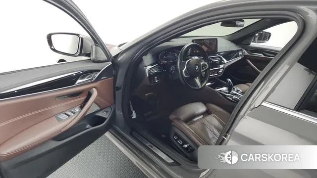 BMW 5 Series (G30) id 3591712 из Кореи 20