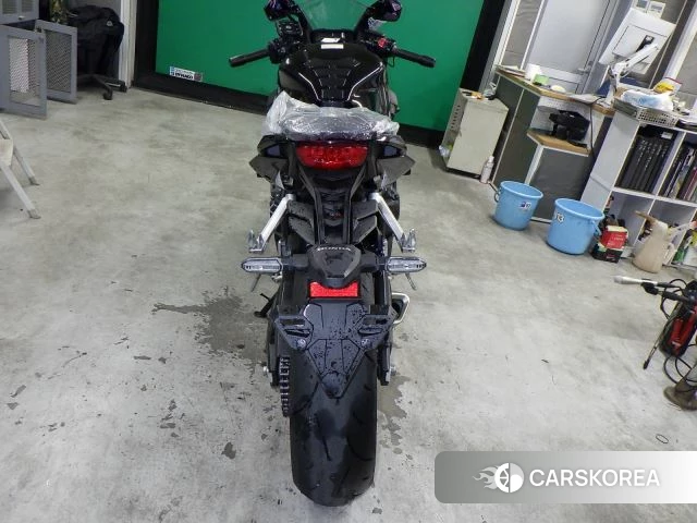 Проданный Honda CBR650R id 4184666 из Японии, фото 30