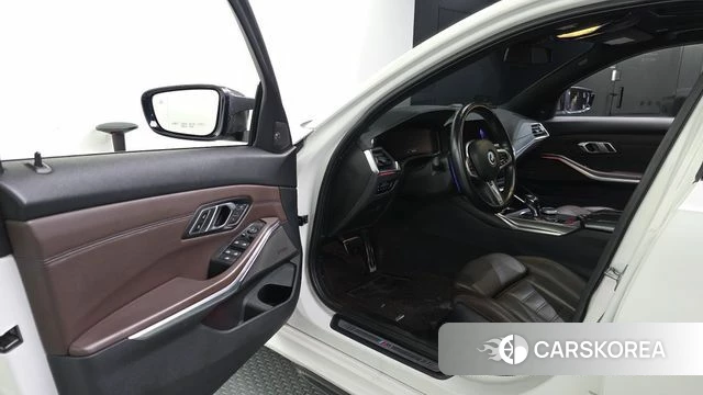 BMW 3 Series (G20) id 4642497 из Кореи 31